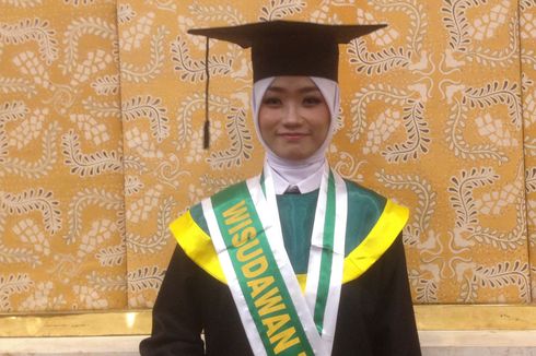 Putri Pekerja Bangunan Ini Jadi Wisudawan Terbaik Politeknik Maritim Negeri Indonesia 