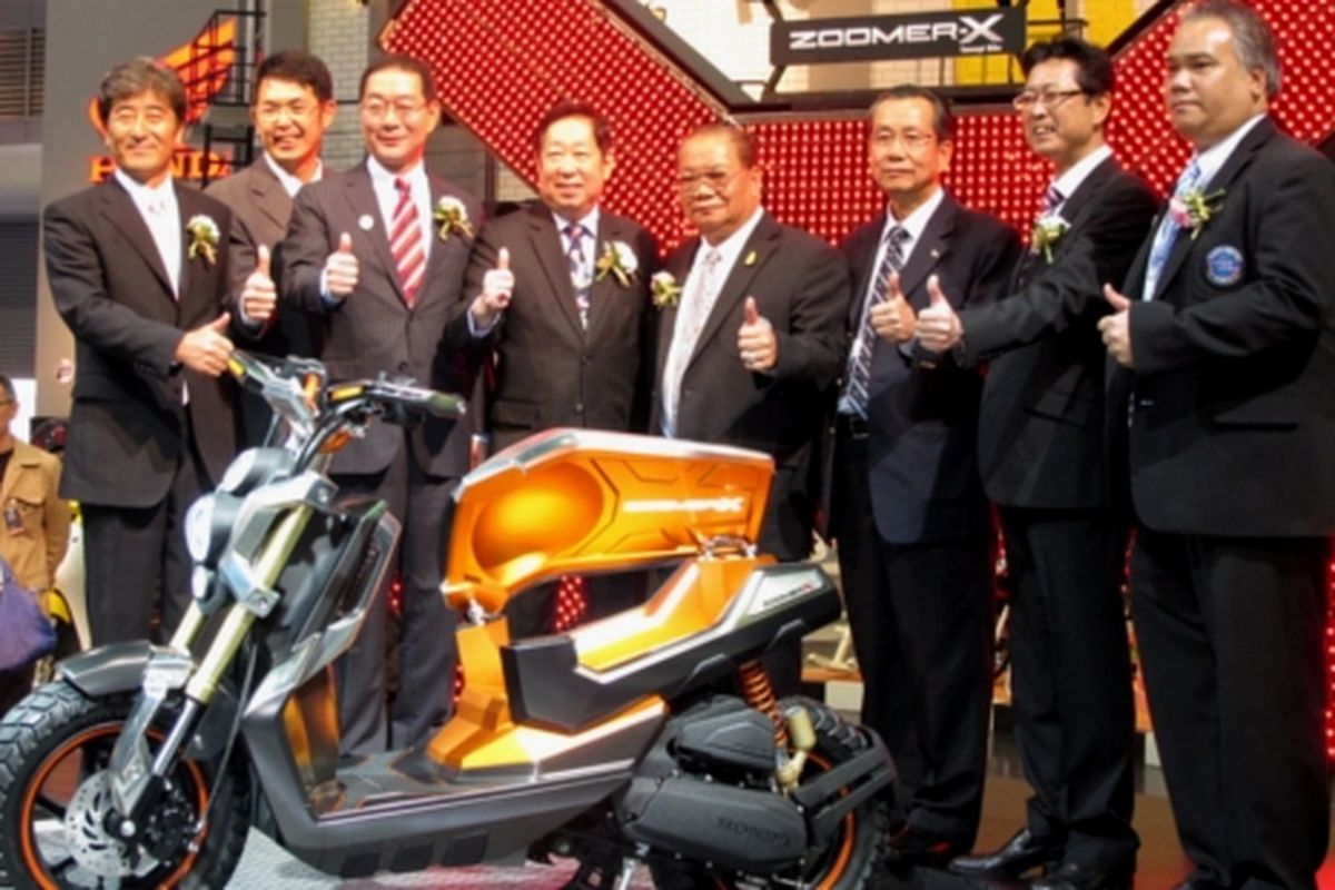 Waktu perkenalan perdana bersama direksi AP Honda di ajang Bangkok Motor Show, Januari 2012, masih model konsep.