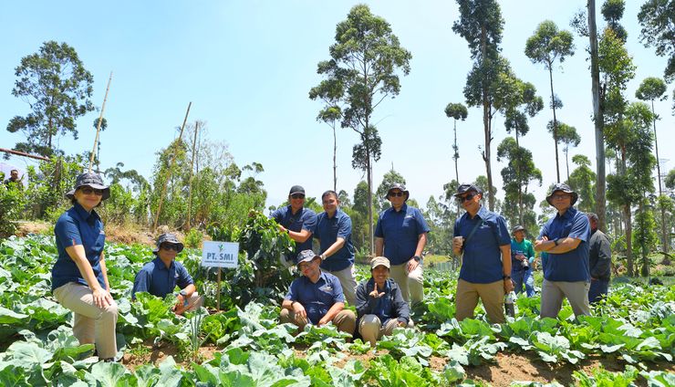 SMI dan Pemprov Jabar Pulihkan Lahan Kritis, Panen Perdana di Cihawuk