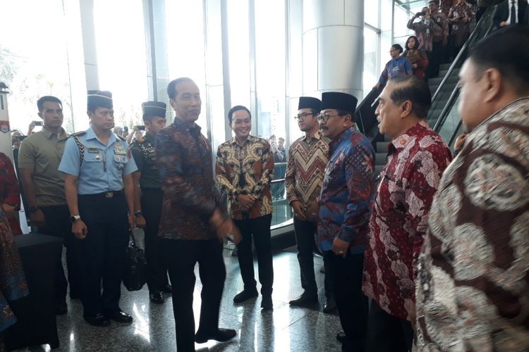Jokowi menghadiri puncak Hari Pers Nasional di Grand City Surabaya, Sabtu (9/2/2019)