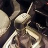 Sudah Tahu Cara Memindahkan Tuas Persneling Mobil Manual yang Benar?