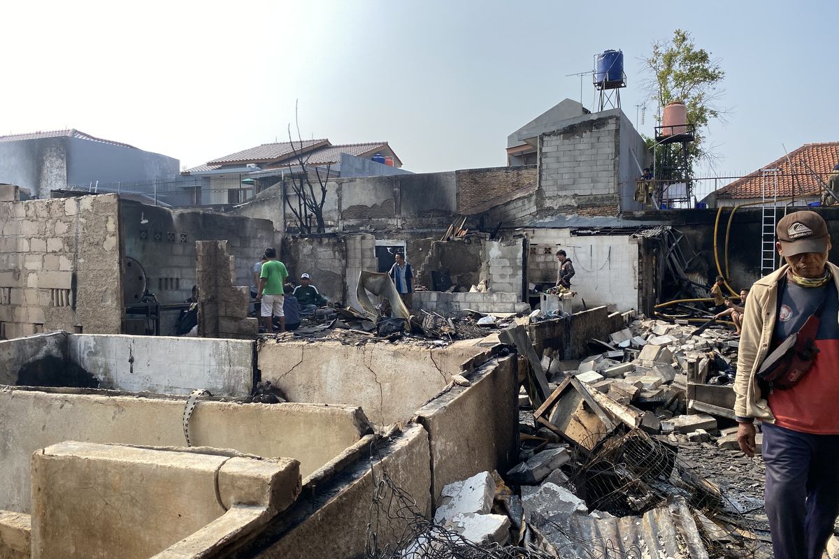 37 Bangunan di Duren Sawit Jaktim Terbakar, 125 Warga Mengungsi