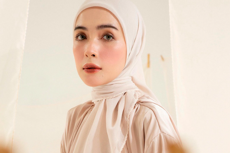 Lozy Hijab - Paris Embroidery Signature Square, rekomendasi hijab Lebaran