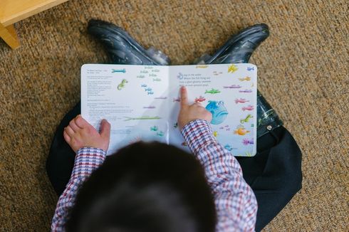 8 Cara agar Anak Cepat Membaca, Orangtua Perlu Tahu