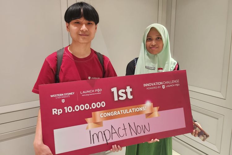 Tim Impact Now dengan aplikasi mobile AgriSolusi 