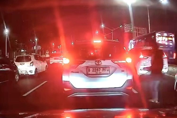 AC Mati, Kaca Dibuka, Penumpang Taksi Online Jadi Korban Jambret di Senayan