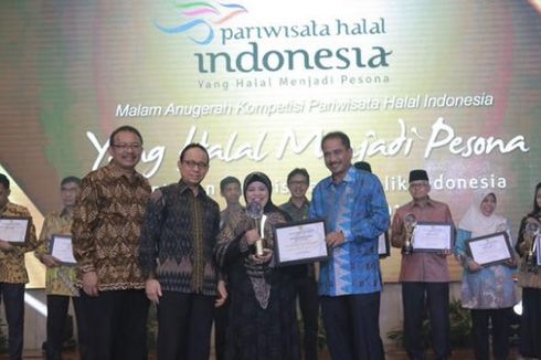 Menpar Berikan Penghargaan Anugerah Pariwisata Halal Terbaik 2016