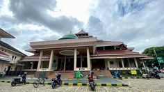 Keunikan Masjid Agung Darussalam Cilacap yang Berstatus Cagar Budaya