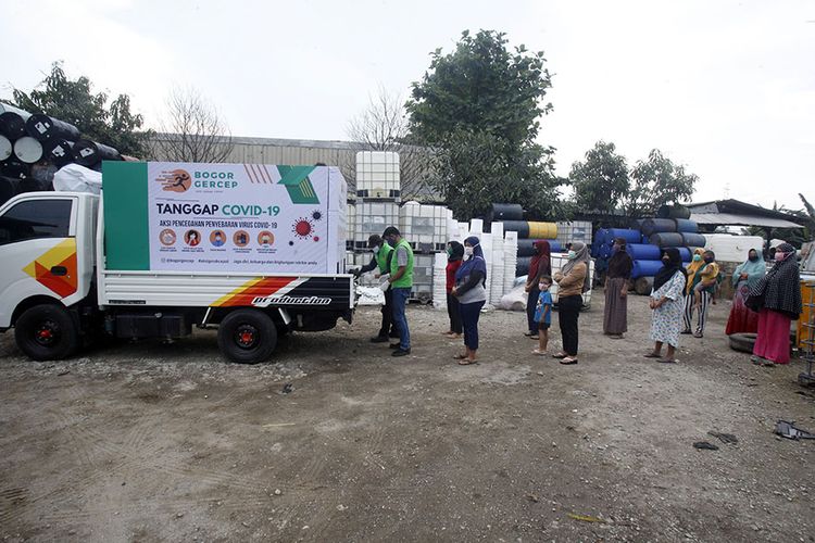 Bansos Di Kabupaten Bogor Dituding Bermasalah Ini Penjelasan Gugus Tugas Covid 19 Halaman All Kompas Com