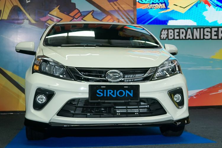 Peluncuran Daihatsu Ayla dan Sirion terbaru, Kamis (19/3/2020) dilakukan melalui live streaming akibat penyebaran virus Corona. Pembaruan di kedua model terbilang minim namun diharapkan dapat memacu pasar LCGC dan Hatchback yang melambat akibat kondisi ekonomi dan global. Foto : ADM