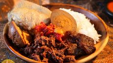 4 Tempat Makan Gudeg Mercon di Yogyakarta yang Legendaris dan Enak