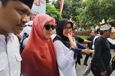 Pilkada Banyuwangi 2024, Ipuk-Mujiono Jalan Kaki Diarak Barong Saat Daftar ke KPU