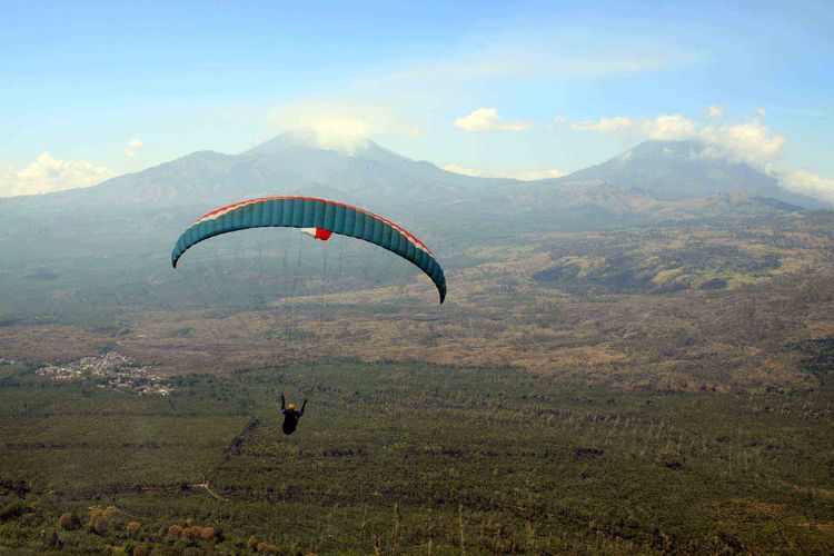 Bukit Paralayang Megasari.