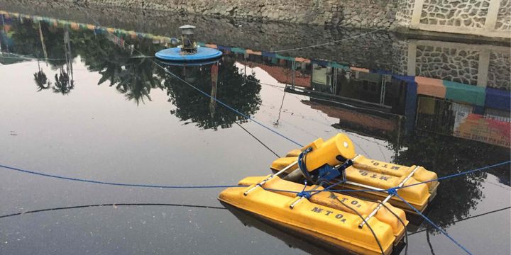 Pemprov DKI Jakarta melakukan uji coba 4 mesin di Kali Item, Kemayoran, guna memperbaiki kualitas air serta mengubah warna hitam Kali Item, menjadi jernih. Bekerjasama dengan perusahaan yang bergerak di bidang lingkungan, PT HAS Environmental, ada 4 mesin yang saat ini telah diuji coba yaitu, Nano bubble, aerator, surface aerator, dan blower, Kamis (26/7/2018).