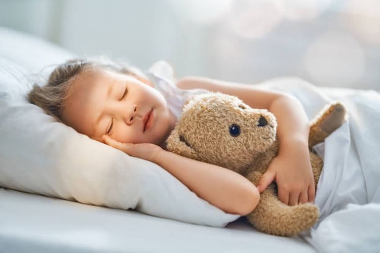 Ilustrasi kebutuhan tidur anak berdasarkan usia.