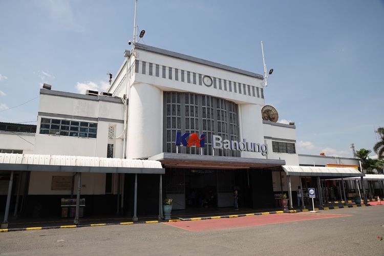 KAI Imbau Penumpang ke Stasiun lebih Awal, Antisipasi Kepadatan Saat Pertandingan Persib vs Persijap