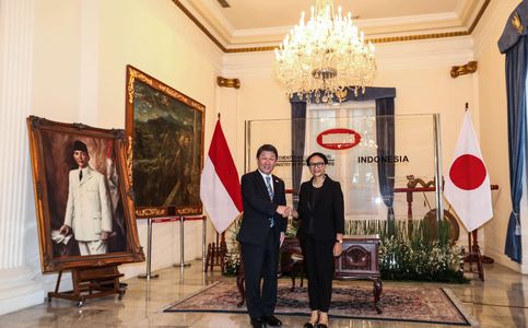 Indonesia Highlights: Indonesian Ministers Discuss Security, Economic Issues in Tokyo Meet | Indonesia to Reopen for Foreign Tourists Mid-Year | Indonesia Steps Up Diplomacy Efforts to Avoid Vaccine S