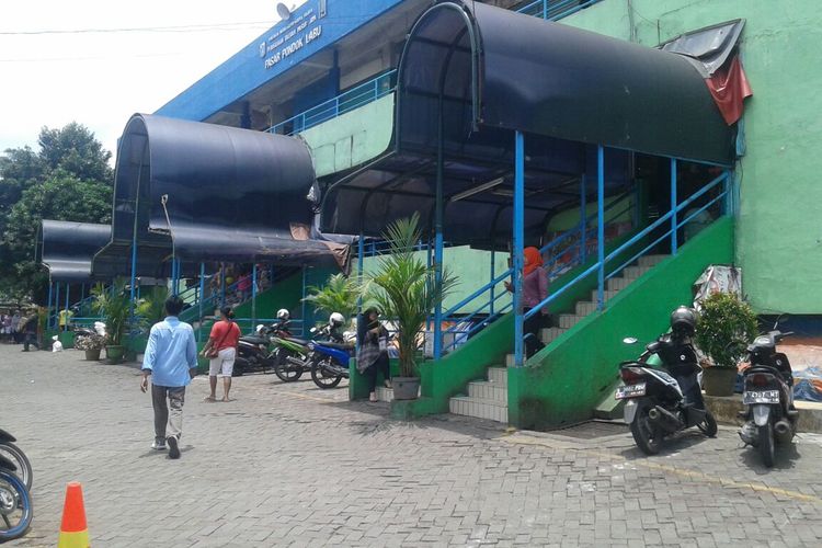 Gedung Pasar Pondok Labu, Cilandak, Jakarta.