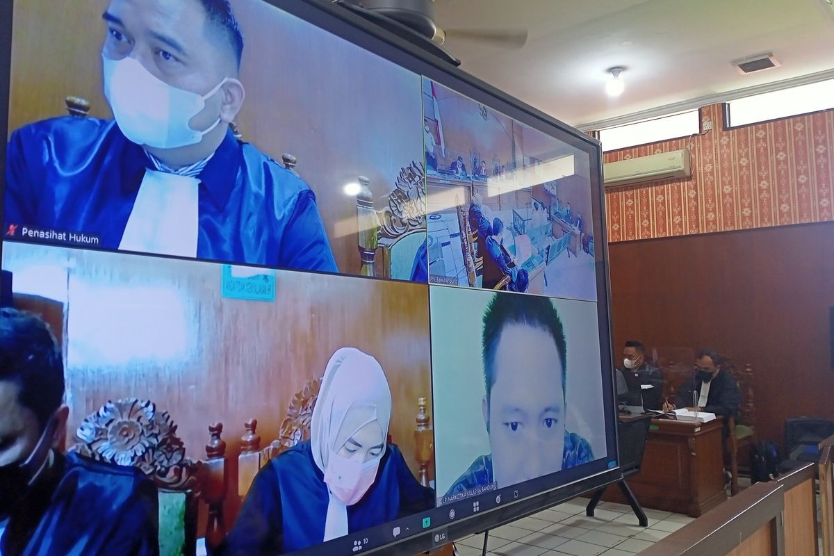 Sidang lanjutan Doni Salmanan, Jaksa Penuntut Umum (JPU) hadirkan dua Karyawan terdakwa yang diposisikan untuk posisi YouTube dengan akun King Salmanan dan Doni Salmanan. Keduanya menyebut Terdakwa kerap memberikan analisa trading kemudian memberikan pengaruh psikolog