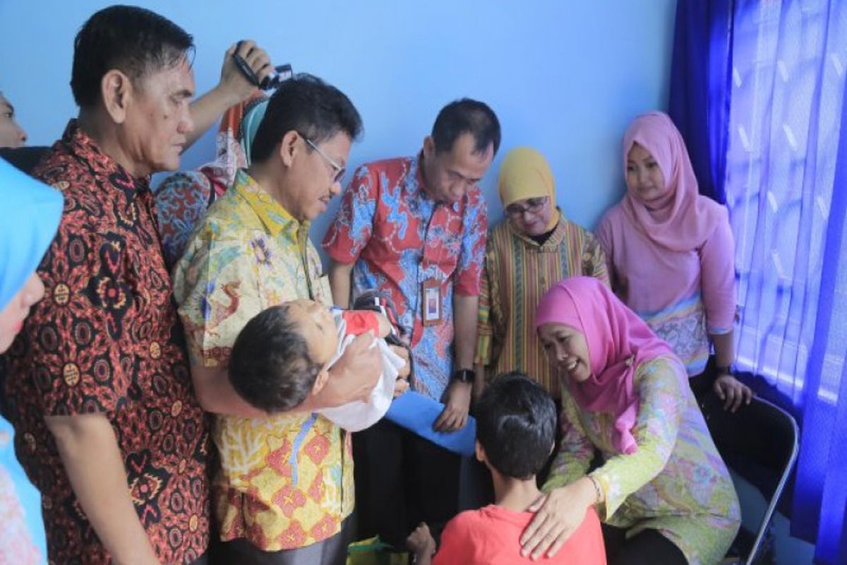 Pemkot Tangerang berhasil menurunkan angka kemiskinan dan pengangguran terbuka.