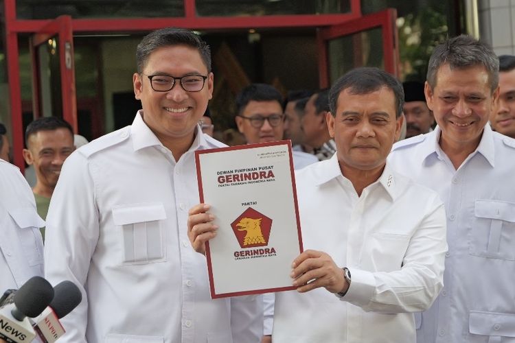 Ketua Dewan Pimpinan Daerah (DPD) Partai Gerindra, Sudaryono bersama calon gubernur Jawa Tengah, Ahmad Luthfi saat ditemui di kantor Dewan Pimpinan Pusat (DPP) Partai Gerindra, Ragunan, Jakarta Selatan, Jumat (23/8/2024).