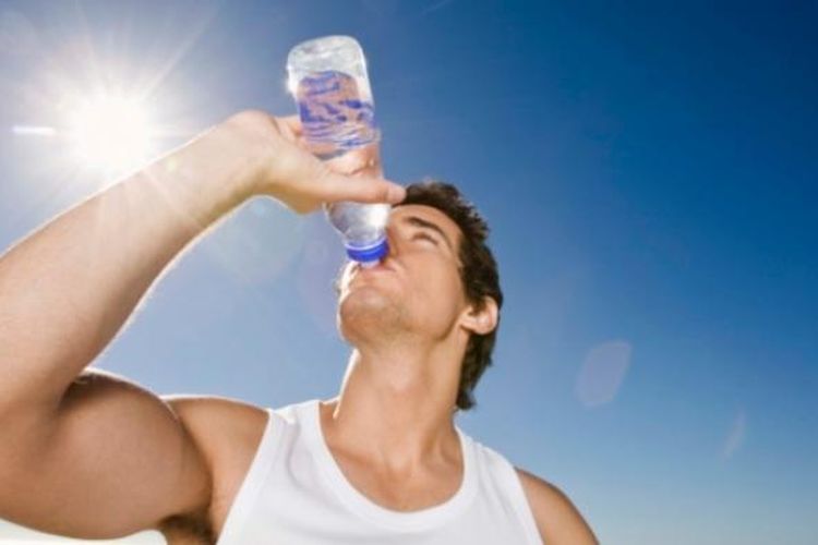 Ilustrasi dehidrasi. Rasa haus adalah tanda dehidrasi yang paling awal. Dehidrasi adalah tidak adanya jumlah air yang cukup dalam tubuh Anda.