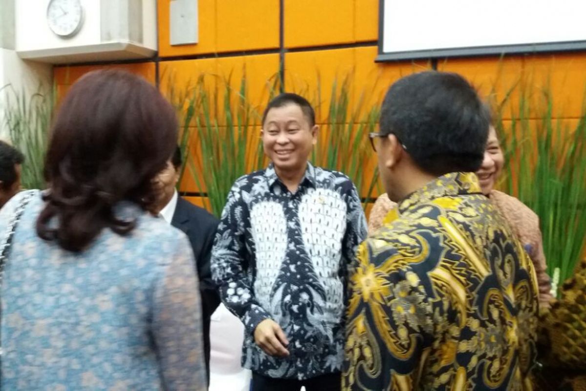 Mantan Menteri Perhubungan Ignasius Jonan Saat Menghadiri halal bi halal di Ruang Mataram Kantor Kemenhub Jakarta, Selasa (4/7/2017).  