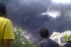 Pabrik Minyak di Bekasi Terbakar, 4 Jam Api Belum Padam