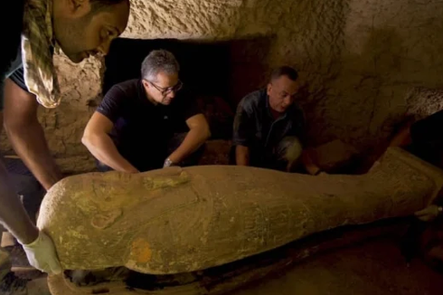 13 Peti Mati Berusia 2.500 Tahun Ditemukan di Mesir dalam Kondisi Utuh