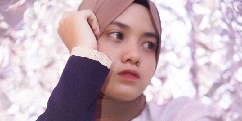 Lirik Lagu Klandestin Dari Hanin Dhiya Lirik Lagu Klandestin Dari Hanin Dhiya