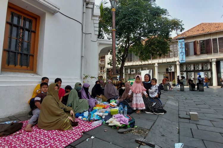 Memasuki musim libur sekolah, kawasan Wisata Kota Tua, Tamansari, Jakarta Barat, mulai diramaikan pengunjung pada Rabu (29/6/2022). 