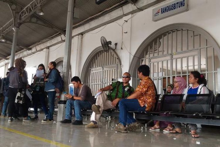 Kondisi Stasiun Rangkasbitung, Banten, Jumat (13/1/2017). Stasiun Rangkasbitung akan segera menjadi stasiun pemberangakatan KRL mulai Januari atau paling lambat awal Februari 2017.