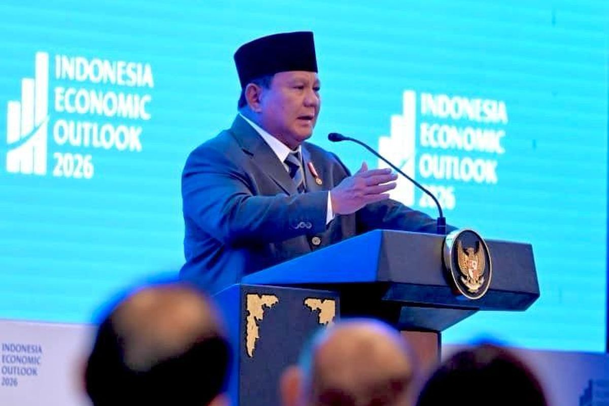Presiden RI Prabowo Subianto&nbsp;dalam acara Indonesia Economic Outlook 2026 yang diselenggarakan di Wisma Danantara, Jakarta, Jumat (13/2/2026).
