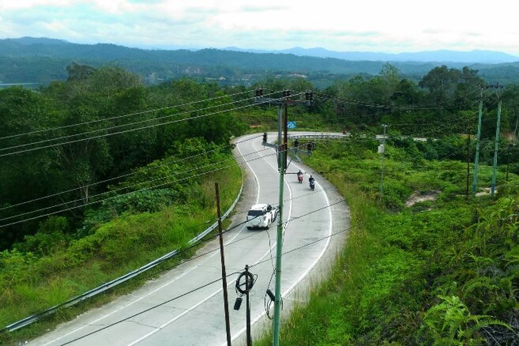 Salah satu titik Jalan Lintas Sumbar-Riau yang ada di Provinsi Riau, Jumat (26/5/2017).