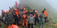 Satu Korban Penumpang Pesawat ATR 42-500 Ditemukan di Jurang Gunung Bulusaraung