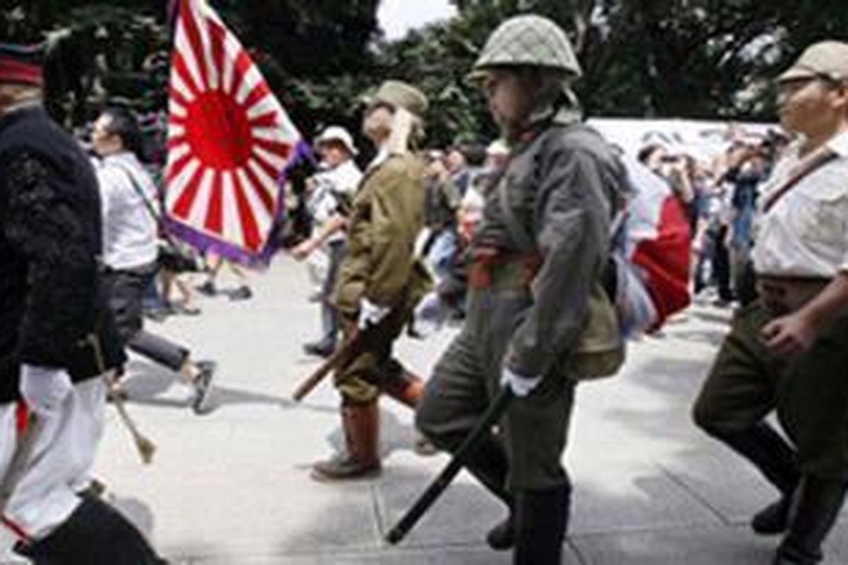 Para veteran perang Jepang menggelar upacara khusus di kuil Yasukuni.