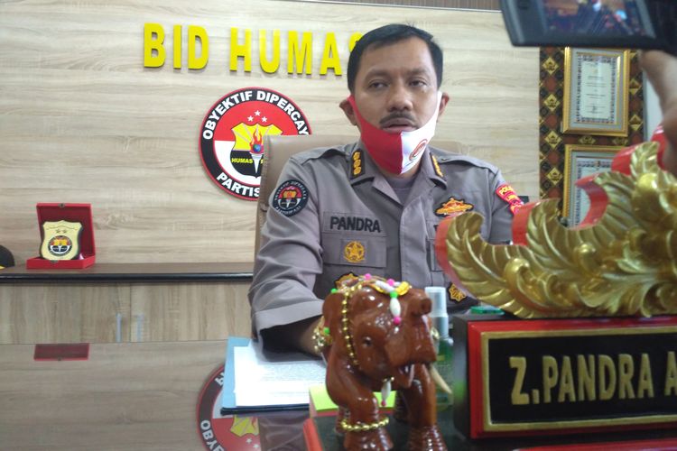Kabid Humas Polda Lampung, Kombes Zahwani Pandra Arsyad memberikan keterangan perkembangan kasus dugaan pencabulan anak oleh ketua P2TP2A Lampung Timur. Kepolisian sudah mengantongi data dan identitas terlapor.