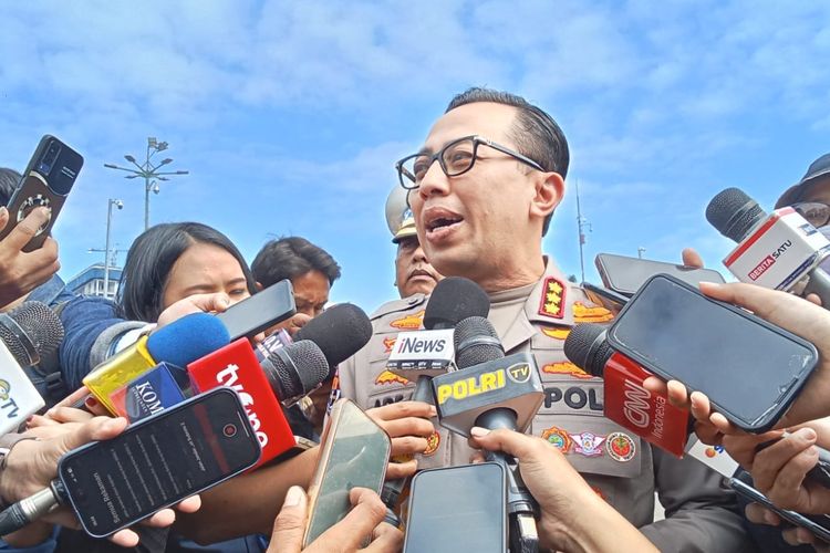 Polisi Cegat 120 Pelajar Gabung Demo Buruh 28 Desember di Gedung DPR