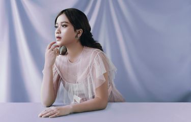Penyanyi Brisia Jodie di album perdana pertamanya Kisahku