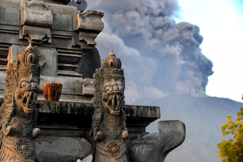 Letusan Besar Gunung Agung Diperkirakan Menunggu Hitungan Jam