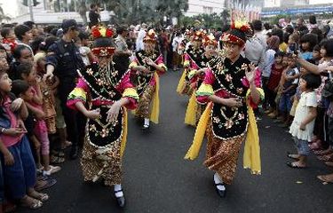 Tari Yapong, salah satu tari kreasi dari DKI Jakarta