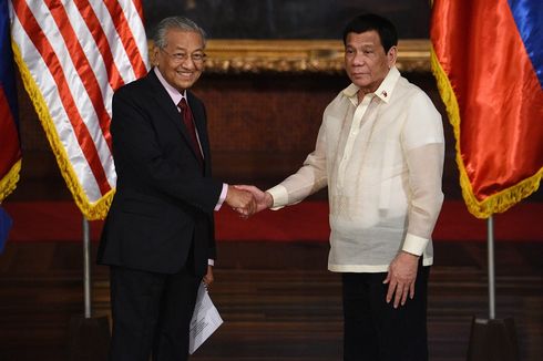 Mahathir kepada Duterte: Hati-hati terhadap Pinjaman dari China