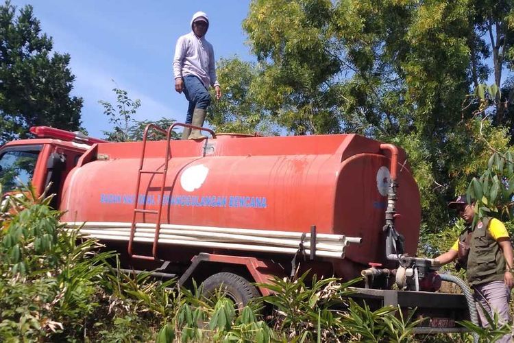 Kekeringan, Warga Bukit Menoreh Kulon Progo Bikin Penampungan Air, Dialirkan Pakai Selang