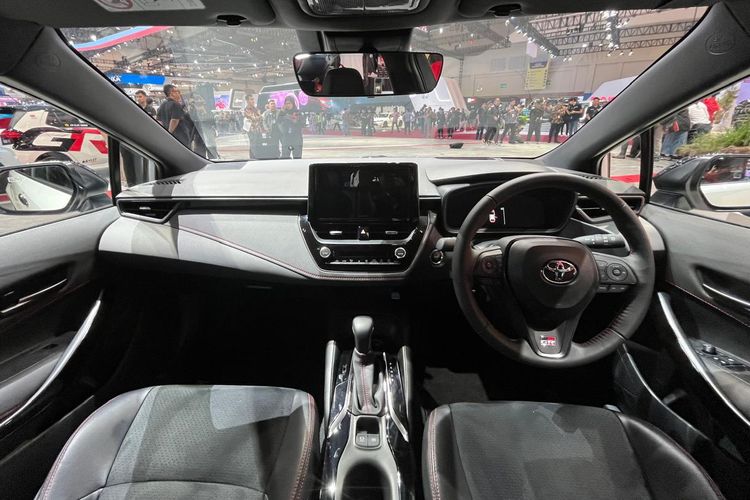 Toyota Corolla Altis HEV GR Sport meluncur di GIIAS 2025