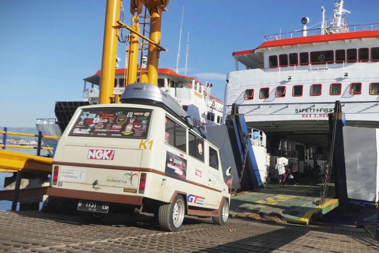 Toyota Kijang Buaya, Avanza Veloz, dan Sienta, ditemani mobil pendukung Avanza Veloz dan Kijang Innova, menempuh perjalanan 8.000 km dari Jakarta-Timor Leste dalam touring Beyond Beautiful Indonesia. Perjalanan ini dilakukan oleh Veloz Community (Velozity), Toyota Kijang Club Indonesia (TKCI), dan Toyota Sienta Community Indonesia (Tosca).