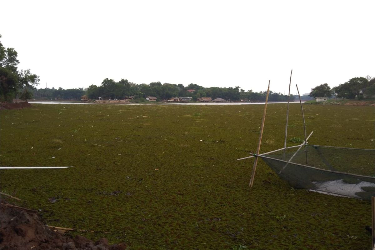 Pemandangan Setu Sawangan di siang hari pukul 13.30.