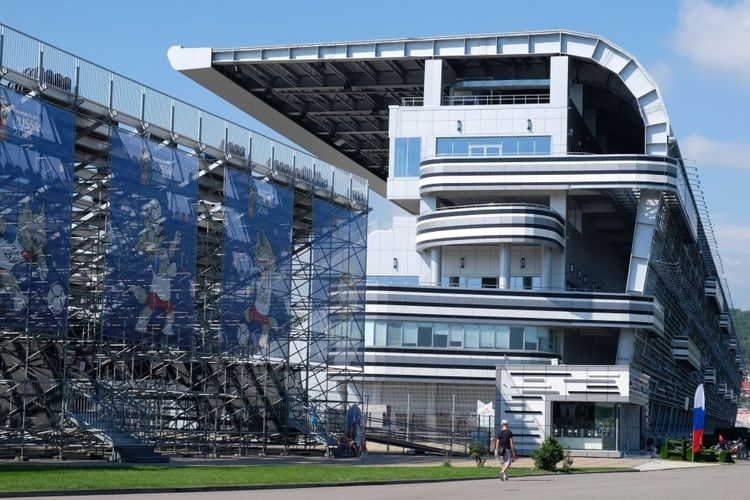 Sochi Autodrom saat pagelaran Piala Dunia 2018. Perang di Ukraina membuat Formula 1 membatalkan GP Rusia di venue tersebut.