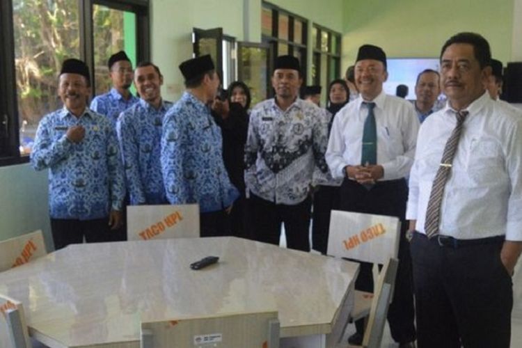 Kepala Dinas Pendidikan Trenggalek meninjau langsung Active Learning Classroom (ALC) yang berada di SMPN 1 Trenggalek beberapa waktu lalu.