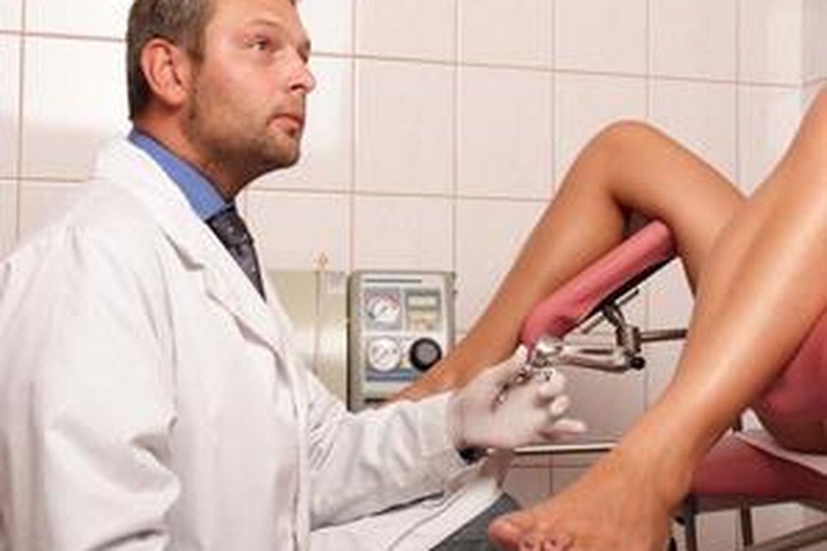 Bila Anda rileks, alat spekulum atau jari tangan dokter tidak terasa sehingga rasa sakit berkurang. 