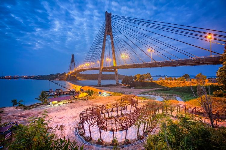 Tempat wisata di Batam bernama Jembatan Barelang.